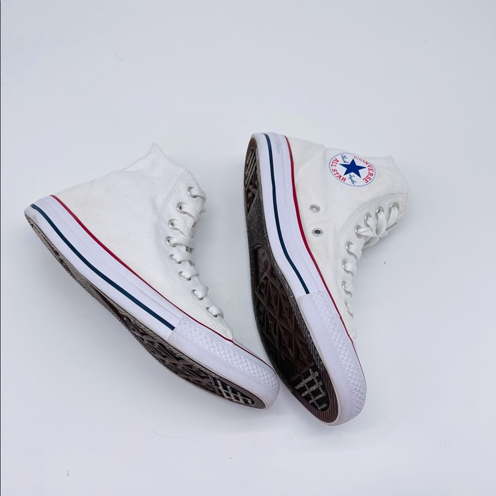 Converse High Top Chuck Taylor sneakers - size 9